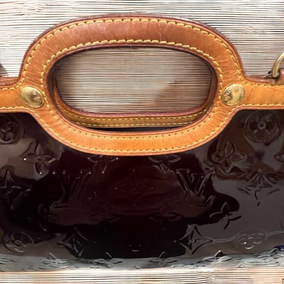 Louis Vuitton SR0029 Vernis Roxbury Drive Shoulder Bag - Picture 11 of 16